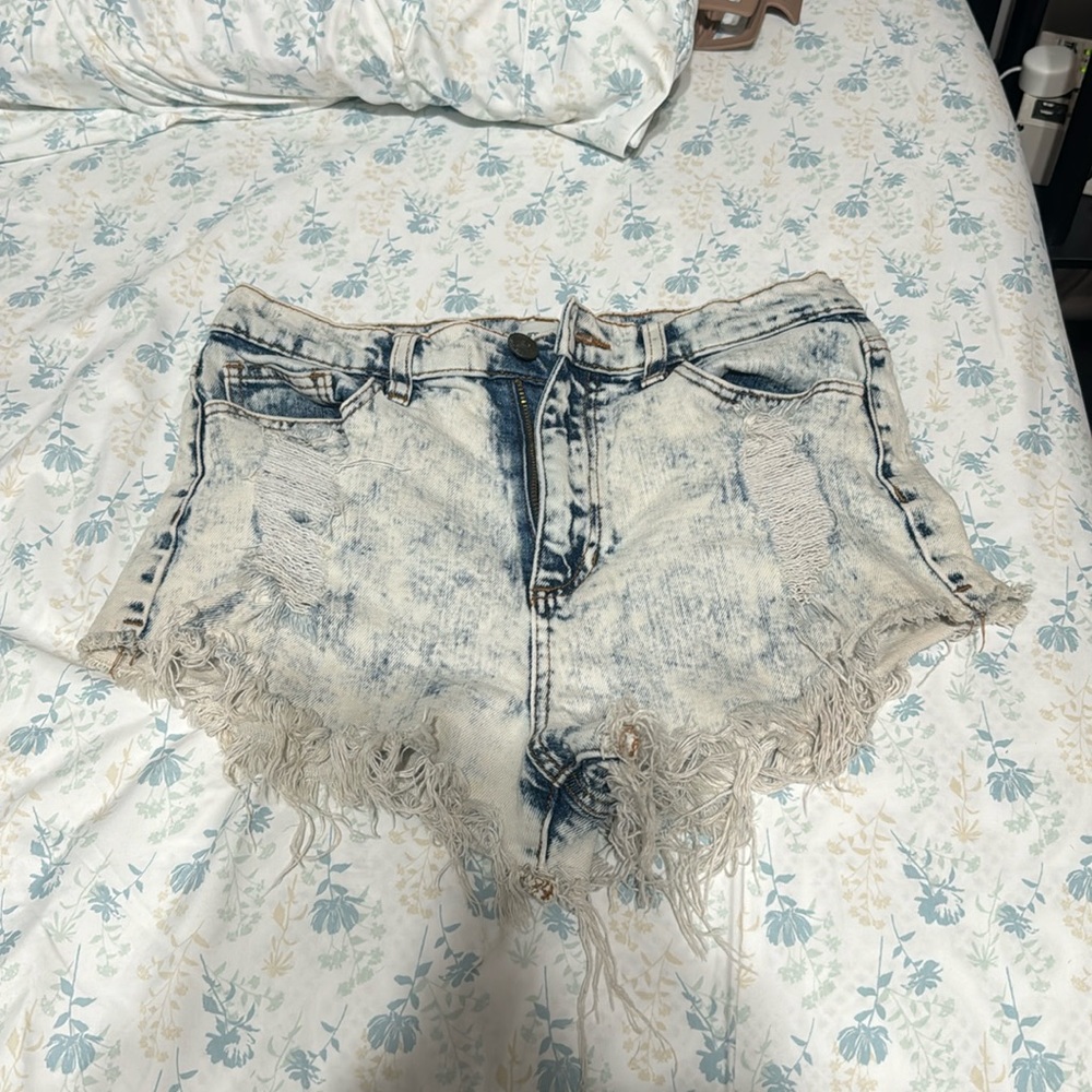 Sneakpeak vintage acid wash extremely distressed denim shorts